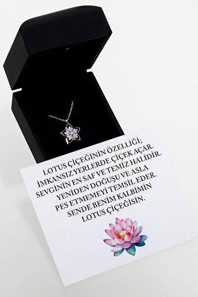 SARIASLAN Işıklı Kutuda Zarif Lotus Çiçek Kadın Gümüş Kolye 925 Ayar Rodyumlu