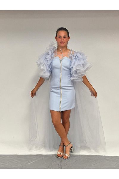 BUTİKHAPPYKİDS Βραδινό φόρεμα για κορίτσια Baby Blue Crepe Υφασμάτινο λουράκι Πέτρινη ρίγα Κεντημένα μανίκια Αποσπώμενη κάπα D