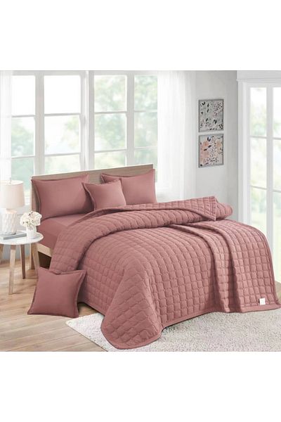 Red Rose Compressed double bed sheet with a tree design made of microfiber, size 230*250 cm