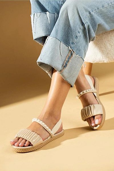 Behtah Kundura Sandals - Flat