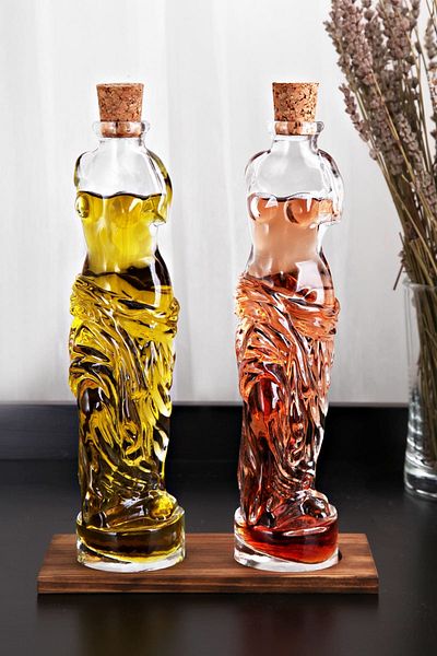 Skygo Oil Bottle - Oil Pot - Set of 3 with Women's Figures - 750ML