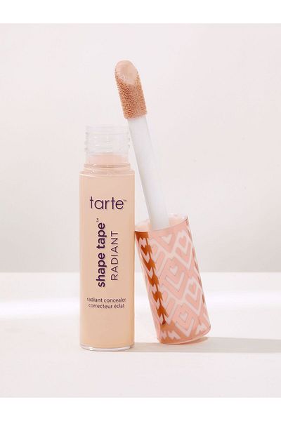 Tarte shape tape™ radiant concealer 20B Light (light skin with cool, pink or rosy