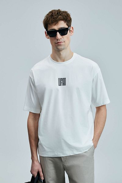 Lufian Tricou Helix Cotton Logo Comfort Fit Crew Gât pentru bărbați 111020245