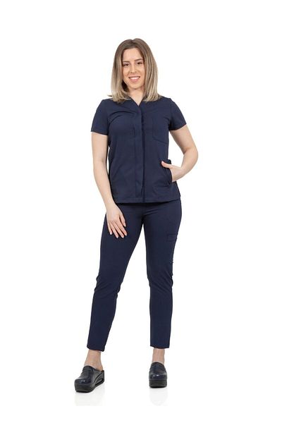 DEMOTEKS Set uniformă medicală pentru femei - bluză și pantaloni bleumarin, model Infinity