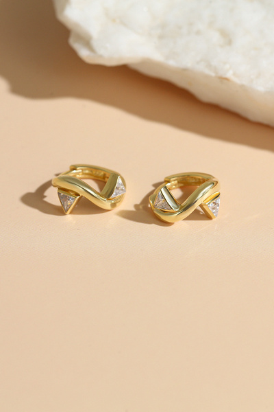 Gümüş Vadisi Kadın 925 Ayar Üçgen Taşlı Küpe