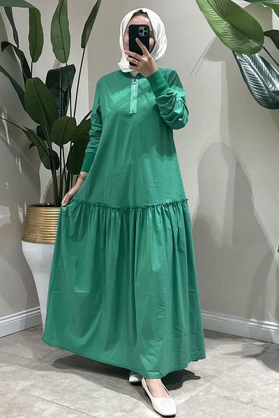 Invee Rochie Invee cu volane în partea de mijloc