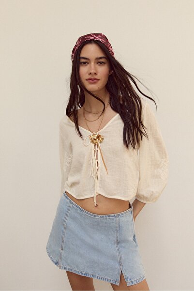 Stradivarius Yırtmaçlı mini şort etek