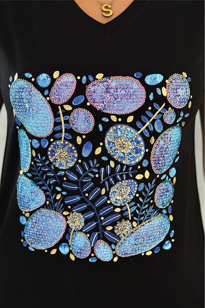 FEMELLE Tricou negru de damă, 100% bumbac, cu paiete și broderie, cu decolteu în V