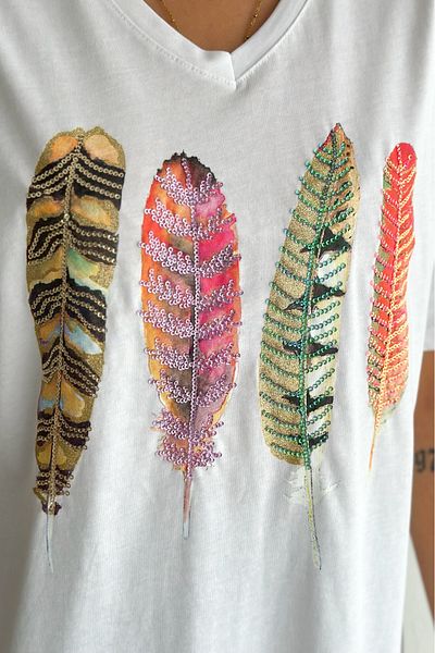 FEMELLE Women's White V-Neck Large Size Feather Pattern Sequin Embroidered 100% Cotton Large Size T-Shirt