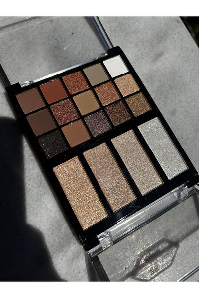 Tois Baby 19 Eyeshadow Makeup Palette