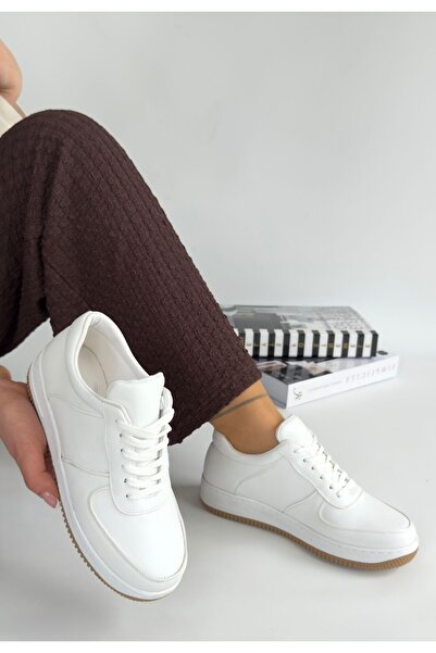 Erbilden White Skin Lace-Up Sports Shoes