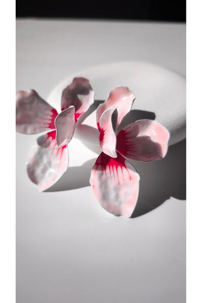 VOBEEYKU White and pink enamel detail half flower model earrings