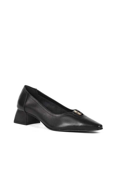 Celal Gültekin Kadın Siyah Kısa Kalın Topuklu Deri Klasik Ayakkabı