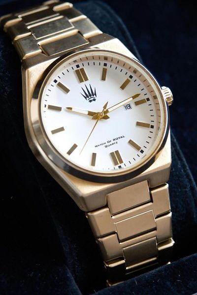 WATCHOFROYAL Blaze Bold Gold White Wristwatch