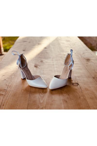 İlkinin Pabuçları Pantofi de mireasa albi, pantofi de seara pentru femei cu perle medii, toc gros de 9 cm