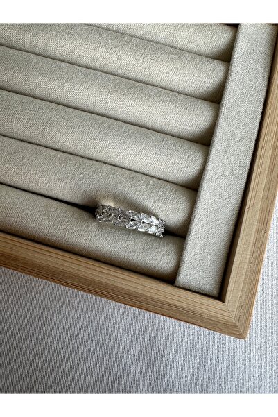 ringbox Gümüş Renkli Balıksırtı Taş Detaylı Yüzük