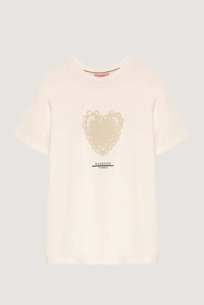 Quzu Patch Detaylı T-shirt Ekru