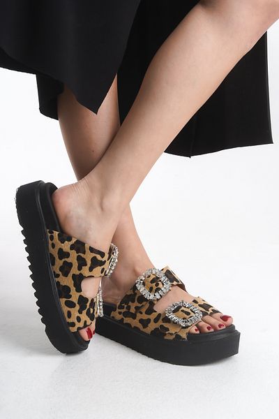Pofi Shoes High Sole Daily Slippers with Stone Buckle Detail