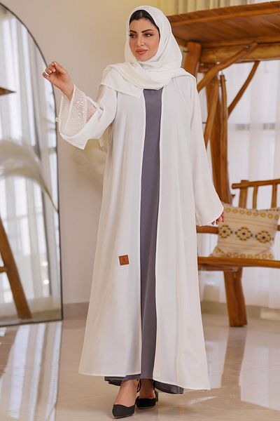 abayahasnaa Cloche abaya with lace inserts on the sleeves