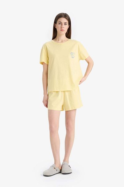 DeFacto Garfield Pajama Set Short Sleeve Pajama Top with Stretchy Waisted Shorts Pajama Bottom-Fall in Love E4328Ax25Sm