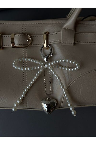 Kukura Metal Heart Pearl Ribbon Detailed Purse Charm Keychain