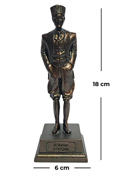 Kalpaklı Atatürk Heykeli Biblo