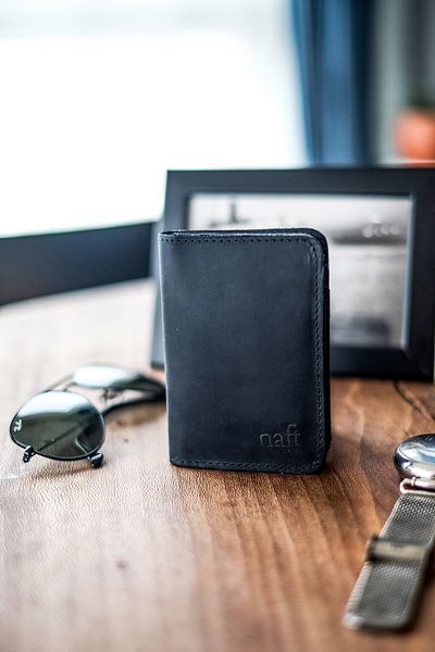 naft Servi 6+2 Compartment Unisex Vertical Leather Card Holder Wallet - Antique Black (Anthracite) - Keychain Gift Set