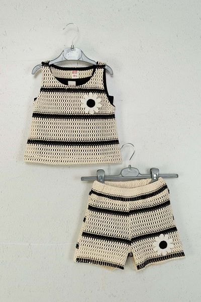 wakawakakidsstore Set pentru fete cu bluză și pantaloni scurți cu aspect de plasă crem-negru cu detaliu de flori - alb-negru