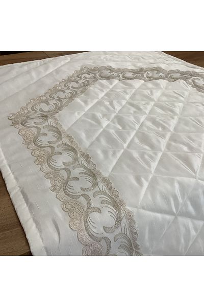 OYA home Lacy Prayer Rug
