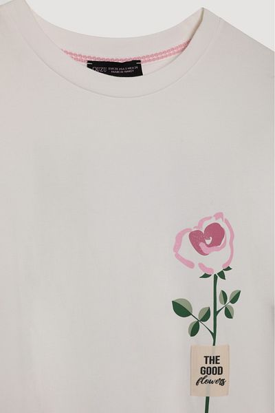 Quzu Colorful Rose Printed Basic Tshirt with Writing on the Back