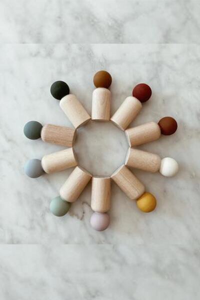 ESLENTA Natural Beech Wood 10 Pieces Peg Children's Toy Set