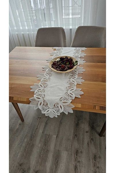 ZESA HOME French Lace Luxury Velvet Runner