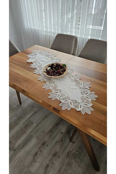 ZESA HOME French Lace Luxury Velvet Runner