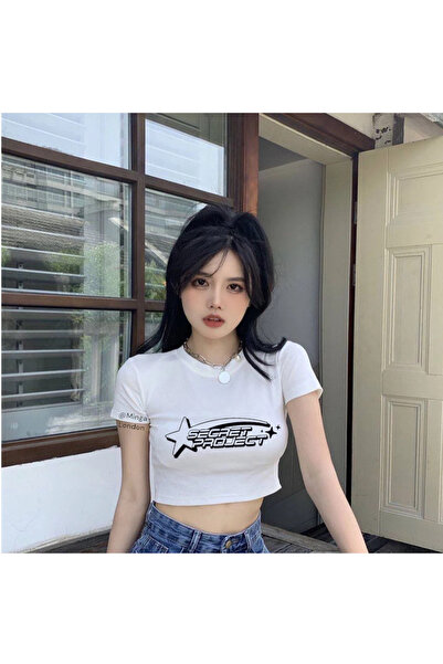 Minga London Bluză crop cu mărgele de păianjen scrisă de White Secret Project...