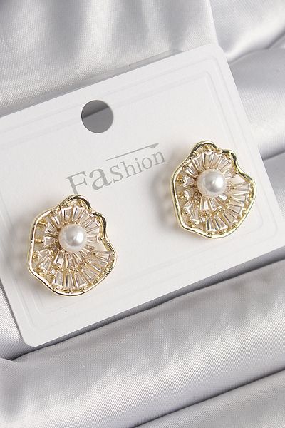 Skygo Brass Gold Color Zircon Stone Flower Model Pearl Detail Women's Earrings - Tj-Bkp9973