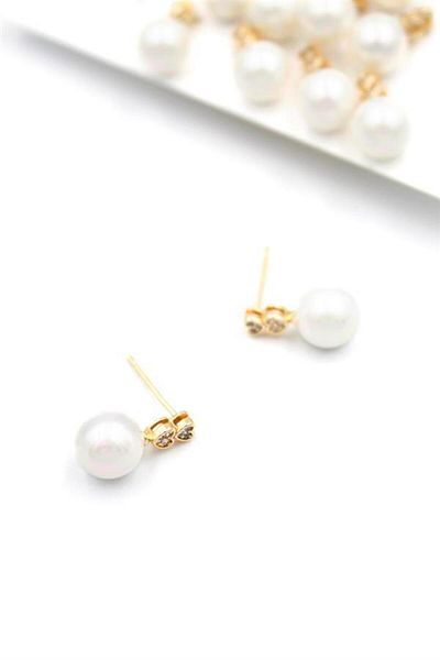 MR RZN STORE Jewelled Pearl Earrings - Gold