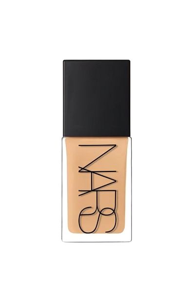 Nars كريم اساس لايت ريفليكتنق من نارس سترومبولي