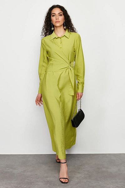 Trendyol Modest Detailní tkané šaty se zeleným límečkem do pasu TCTSS24EB00159