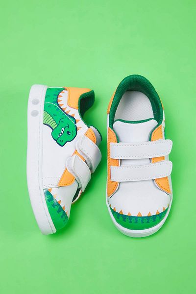 TRENDYOL SHOES Weiße Krokodil-Figur mit doppeltem Klettverschluss, große/kleine Jungen-Kind-Sportschuhe TAKSS25SN00063
