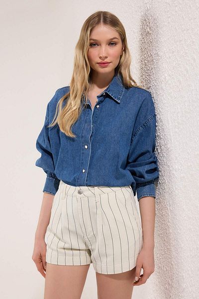 Trendyol Collection Ecru Striped High Waist City Boy Denim Shorts Twoss25Sr00216