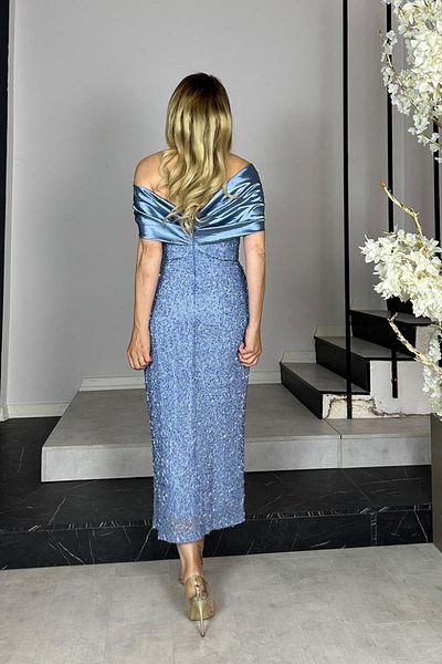 gesmoda G1411 Rochie de seara cu design detaliat cu decolteu din satin Indigo