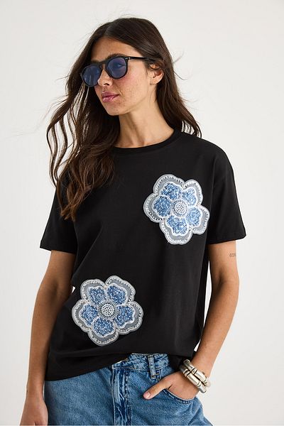 Bianco Lucci Flower Stone Accessory Short Sleeve Crew Neck T-Shirt 60602059