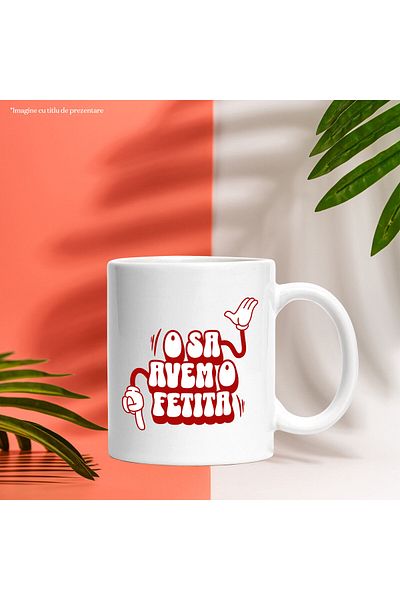 StoryGift Romania Cana cu Maini Stil Mickey Mouse Deget Aratat In Jos Text O Sa Avem O Fetita, Cer, Cu Maner Alb