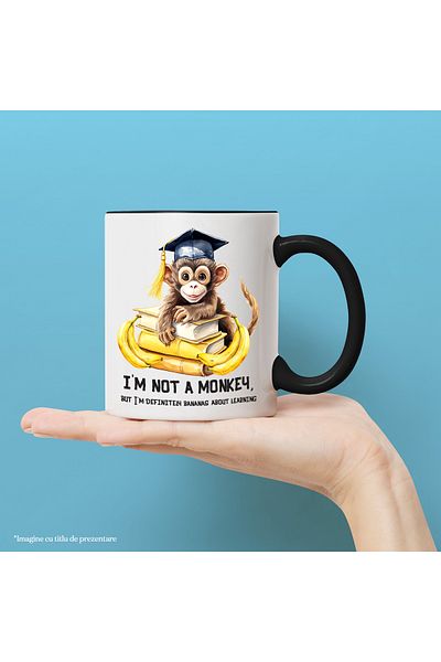 StoryGift Romania Cana cu o maimutica vesela care are carti si banane | ilustratie | palarie de ab, Cu Maner Negru