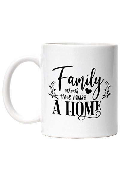 StoryGift Romania Cana cu inimioara si mesajul "Family makes this house a hom...