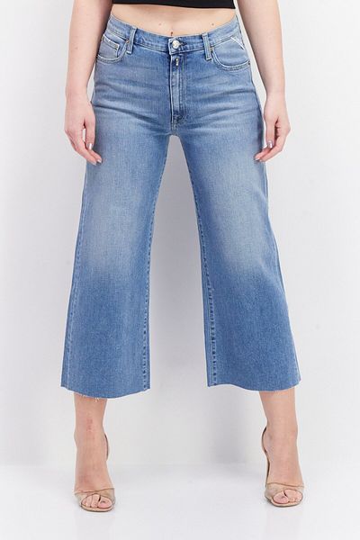 Replay Women Cropped Fit Washed Stretchable Jeans, Light Blue