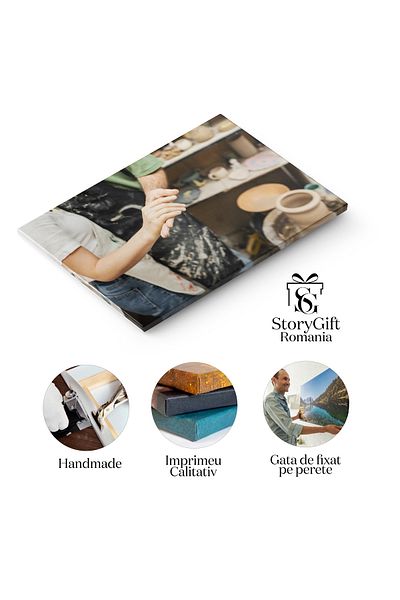 StoryGift Romania Tablou Canvas Arta Si Dragoste Cuplu De Sculptori In Atelier, Tinand In Mana Unelte Si Lucrand