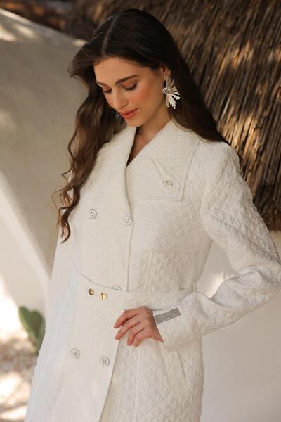 Olcay Metal Zincir ve Boncuk Detaylı Kapitone Desenli Hafif Trençkot EKRU 6704