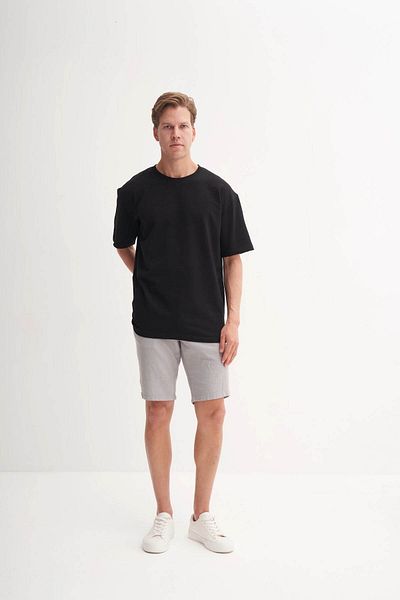 Cazador Tricou negru pentru bărbați cu gât crew 4181