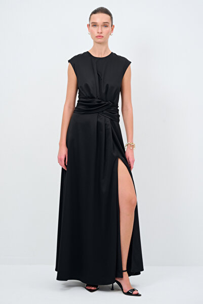 Love My Body Pilise Detaylı Uzun Elbise